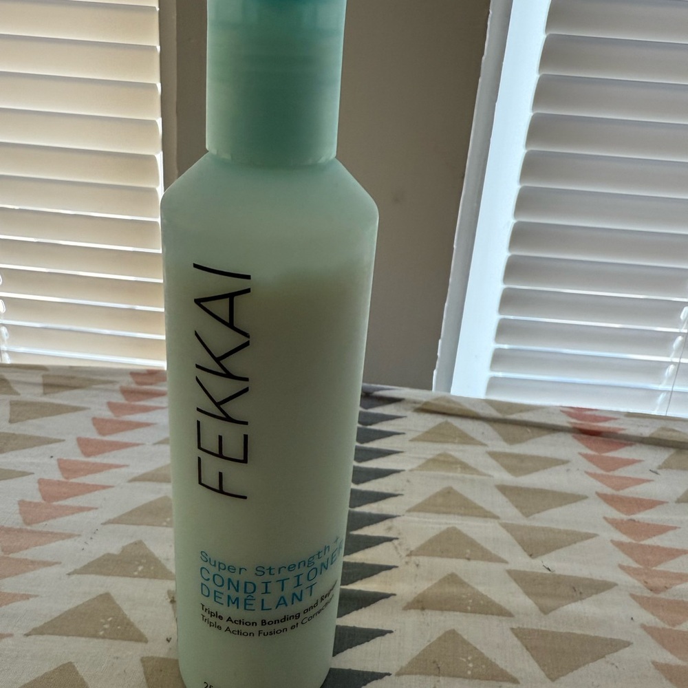 Fekkai Super Strength Conditioner - White